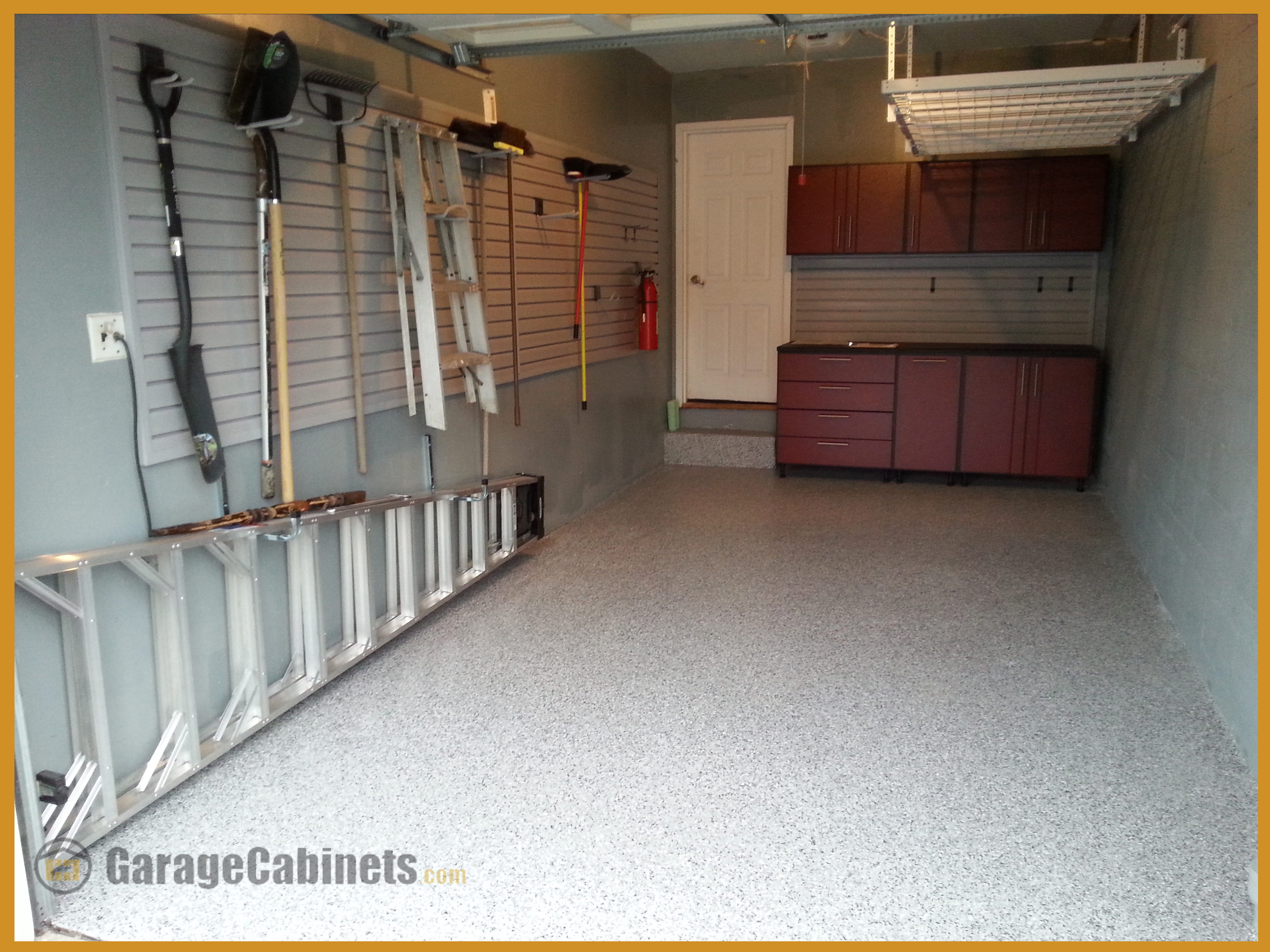 Gabinetes de garaje de espacio de trabajo en su promedio 1 Car Massachusetts Garage